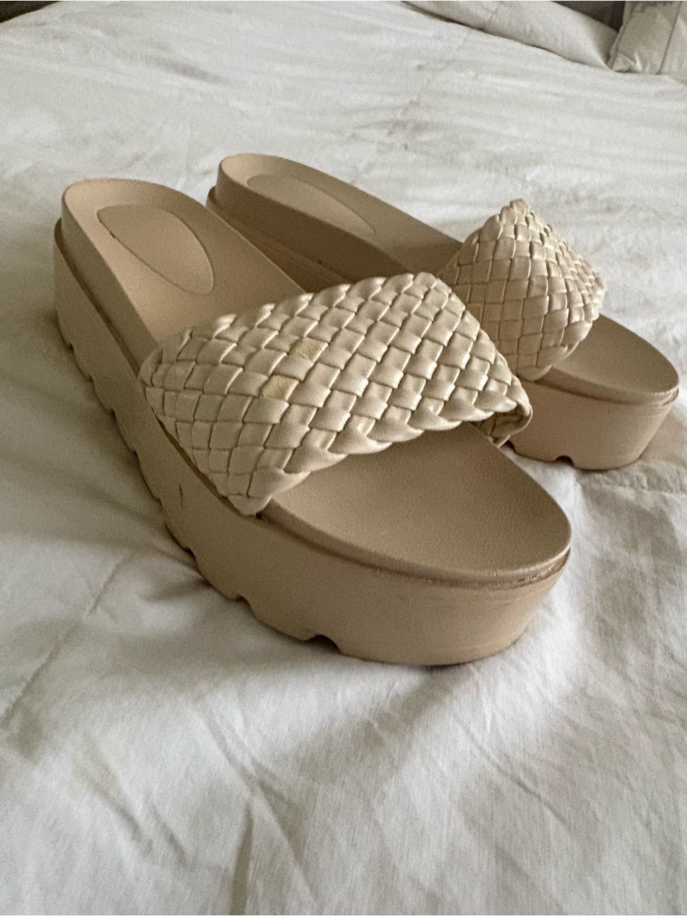 Woven Platform Slide Sandals in Cream like new